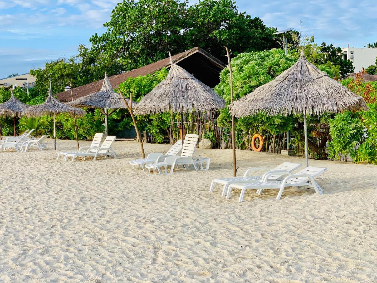 Ilaa Beach Maldives Hotel Гулхи Екстериор снимка