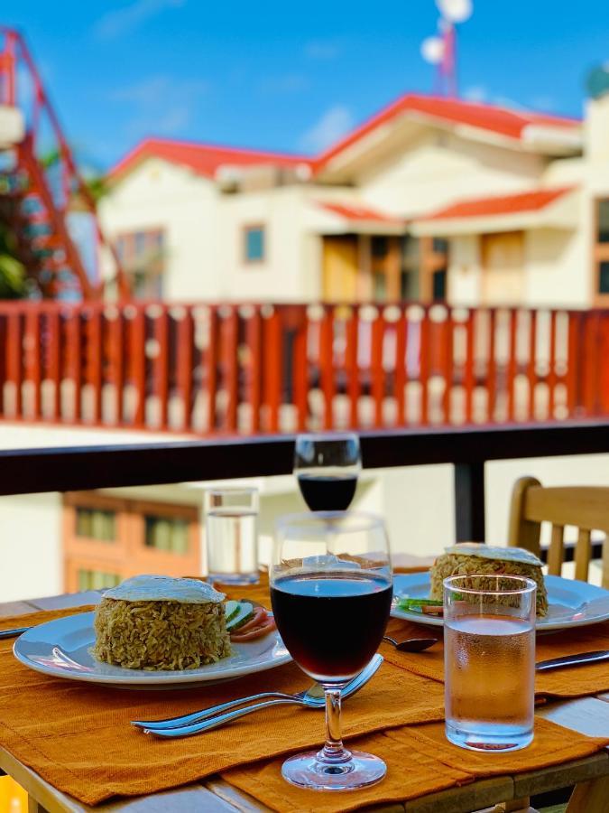 Ilaa Beach Maldives Hotel Гулхи Екстериор снимка