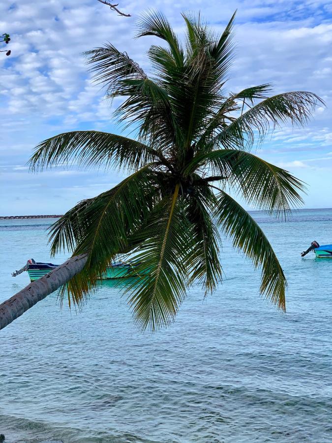 Ilaa Beach Maldives Hotel Гулхи Екстериор снимка