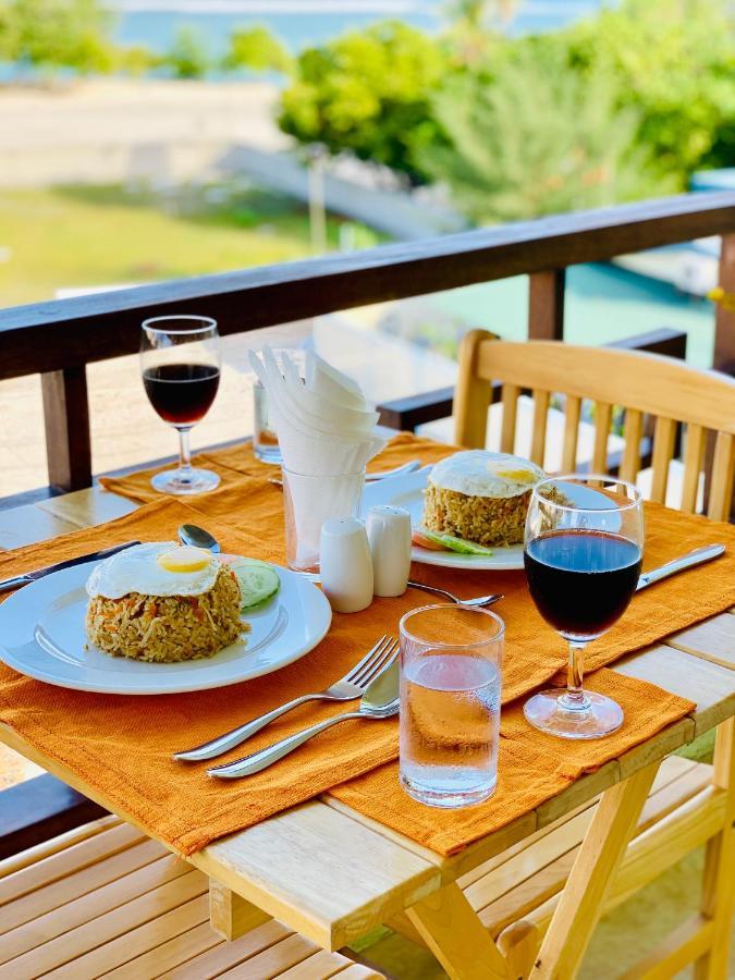 Ilaa Beach Maldives Hotel Гулхи Екстериор снимка