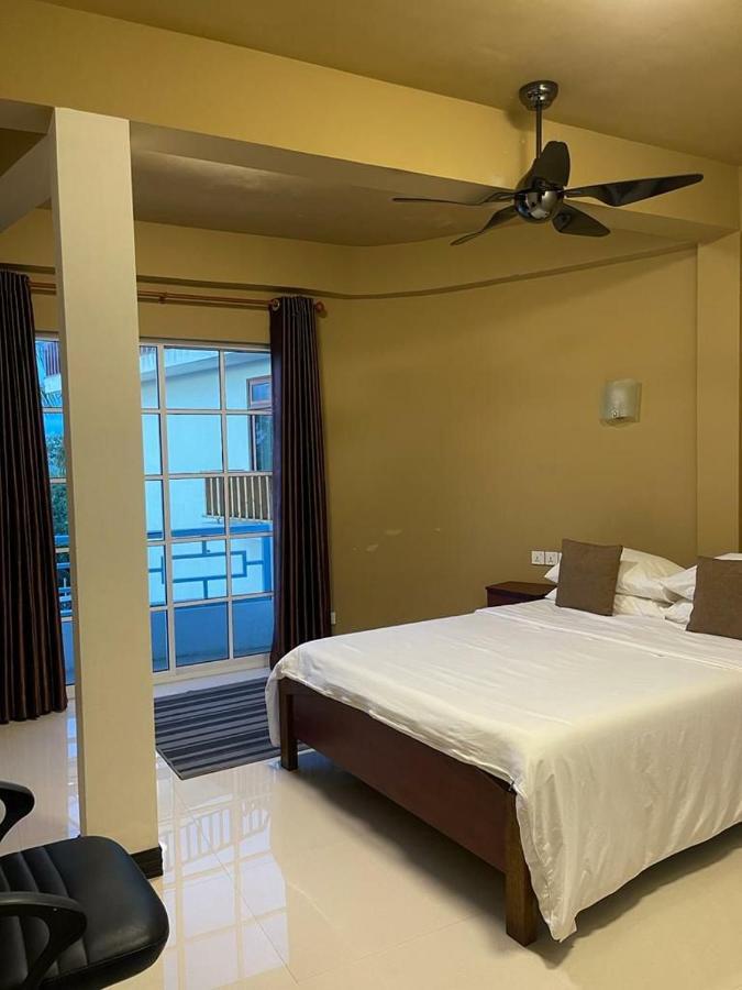 Ilaa Beach Maldives Hotel Гулхи Екстериор снимка